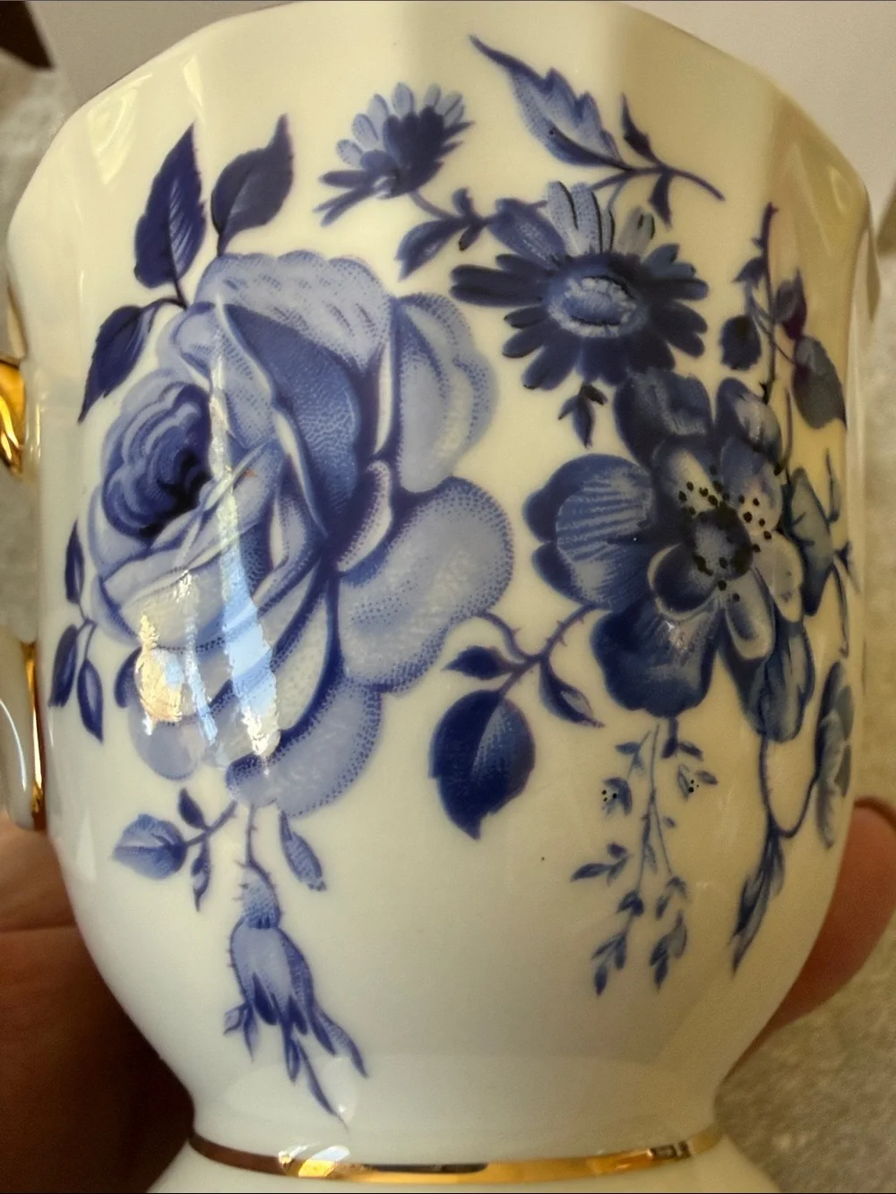 Crown Victorian Staffordshire England Bone China Blue Rose Tea Cup Saucer set